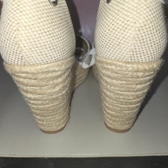 Torrid white/tan Wedge, size 9ww - Picture 2 of 7